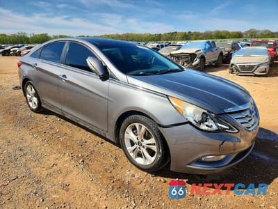 Czwarte zdjęcie samochodu z boku: 2012 HYUNDAI SONATA LIMITED VIN:5NPEC4AC1CH498892 - miniatura