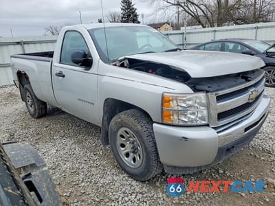 Czwarte zdjęcie samochodu z boku: 2011 CHEVROLET SILVERADO K1500 VIN:1GCNKPEXXBZ292141 - miniatura