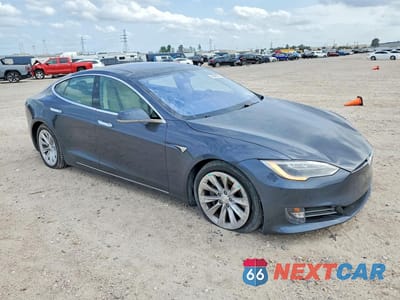 Czwarte zdjęcie samochodu z boku: 2016 TESLA MODEL S VIN:5YJSA1E22GF167834 - miniatura