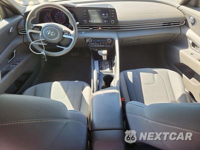 Zdjęcie 8 z 13 samochodu: 2021 HYUNDAI ELANTRA SEL VIN:5NPLM4AG1MH028354 - miniatura