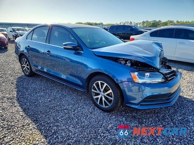 Czwarte zdjęcie samochodu z boku: 2018 VOLKSWAGEN JETTA SE VIN:3VWDB7AJ6JM229581 - miniatura