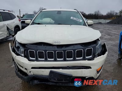 Piąte zdjęcie samochodu w środku: 2018 JEEP COMPASS LATITUDE VIN:3C4NJDBB4JT479553 - miniatura