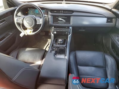 Zdjęcie 8 z 12 samochodu: 2017 JAGUAR XF R - SPORT VIN:SAJBF4BV6HCY34664 - miniatura