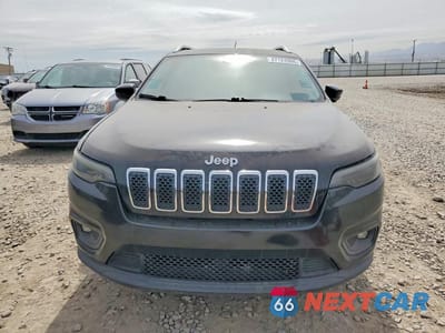 Piąte zdjęcie samochodu w środku: 2019 JEEP CHEROKEE LATITUDE VIN:1C4PJLCB7KD348383 - miniatura