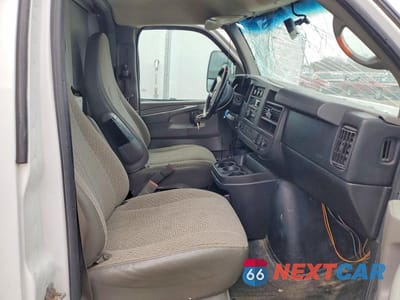 Zdjęcie 7 z 12 samochodu: 2015 GMC SAVANA UTILITY / SERVICE TRUCK VIN:1GD072CG3F1120874 - miniatura