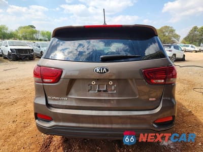 Zdjęcie 6 z 13 samochodu: 2019 KIA SORENTO LX VIN:5XYPG4A31KG453860 - miniatura