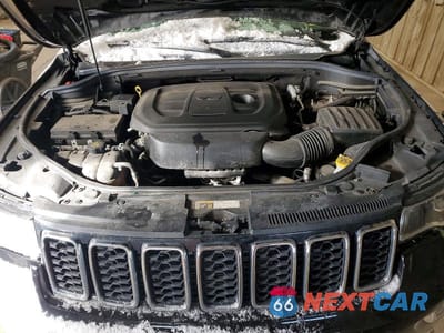 Zdjęcie 12 z 14 samochodu: 2019 JEEP GRAND CHEROKEE LAREDO VIN:1C4RJFAGXKC736500 - miniatura