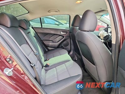 Zdjęcie 10 z 12 samochodu: 2017 KIA FORTE LX VIN:3KPFL4A76HE143316 - miniatura