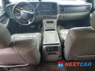 Zdjęcie 8 z 13 samochodu: 2001 CHEVROLET SUBURBAN K1500 VIN:1GNFK16T71J228141 - miniatura
