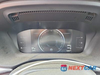 Zdjęcie 9 z 14 samochodu: 2018 VOLVO XC60 T5 MOMENTUM VIN:YV4102RKXJ1062759 - miniatura