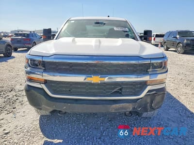 Piąte zdjęcie samochodu w środku: 2018 CHEVROLET SILVERADO K1500 VIN:3GCUKNEC1JG497763 - miniatura
