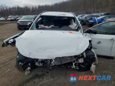 Piąte zdjęcie samochodu w środku: 2025 JEEP COMPASS LATITUDE VIN:3C4NJDBN3ST603453 - miniatura