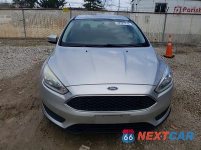 Piąte zdjęcie samochodu w środku: 2016 FORD FOCUS SE VIN:1FADP3F24GL274596 - miniatura