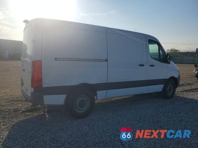 Trzecie zdjęcie samochodu z tyłu: 2022 MERCEDES BENZ SPRINTER 1500 UTILITY / SERVICE VAN VIN:W1Y70BGYXNT089387 - miniatura