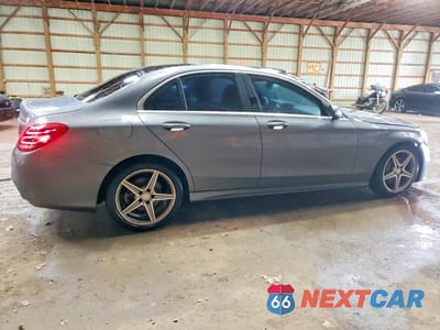 Trzecie zdjęcie samochodu z tyłu: 2017 MERCEDES-BENZ C 300 4MATIC VIN:55SWF4KB7HU191054 - miniatura