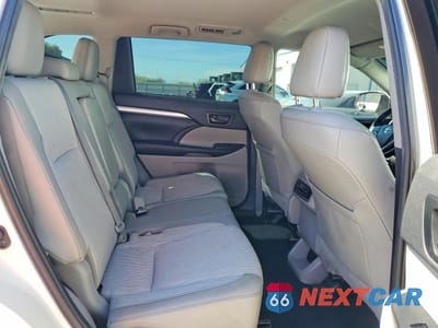 Zdjęcie 11 z 14 samochodu: 2019 TOYOTA HIGHLANDER LE PLUS VIN:5TDZZRFH9KS338706 - miniatura