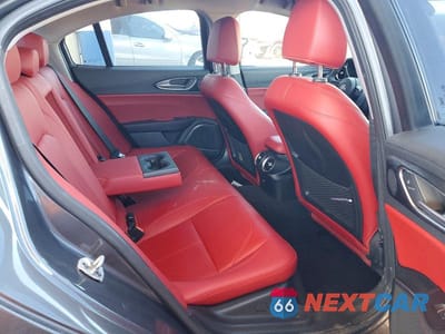 Zdjęcie 10 z 11 samochodu: 2021 ALFA ROMEO GIULIA SPORT VIN:ZARFAMAN5M7647229 - miniatura