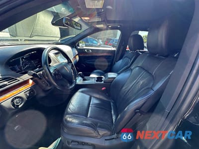 Zdjęcie 11 z 14 samochodu: 2018 LINCOLN TOWNHOUSE MKT VIN:2LMHJ5NK7JBL02473 - miniatura