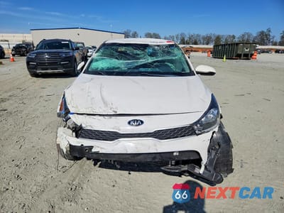Piąte zdjęcie samochodu w środku: 2019 KIA RIO S VIN:3KPA24AB5KE236367 - miniatura
