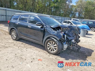Czwarte zdjęcie samochodu z boku: 2017 KIA SORENTO LX V6 VIN:5XYPG4A52HG298911 - miniatura