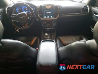 Zdjęcie 8 z 12 samochodu: 2021 CHRYSLER 300 TOURING VIN:2C3CCAAG6MH661589 - miniatura
