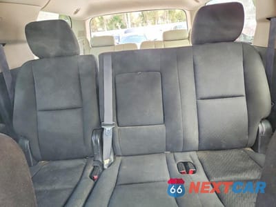 Zdjęcie 10 z 13 samochodu: 2011 CHEVROLET SUBURBAN C1500 LS VIN:1GNSCHE07BR120844 - miniatura