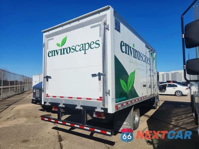 Trzecie zdjęcie samochodu z tyłu: 2024 ISUZU NPR HD BOX TRUCK VIN:54DC4W1D3RS202835 - miniatura