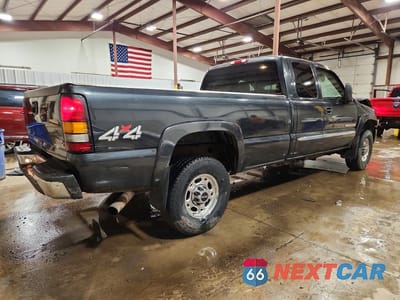 Trzecie zdjęcie samochodu z tyłu: 2004 GMC SIERRA K2500 HEAVY DUTY VIN:1GTHK29U74E271113 - miniatura