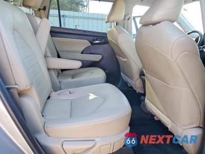 Zdjęcie 11 z 13 samochodu: 2022 TOYOTA HIGHLANDER XLE VIN:5TDGZRAH5NS128560 - miniatura