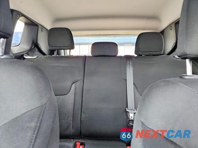 Zdjęcie 10 z 12 samochodu: 2017 JEEP RENEGADE LATITUDE VIN:ZACCJABB5HPF88630 - miniatura