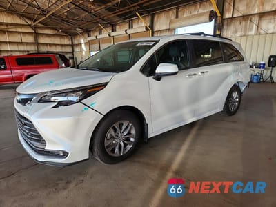 2025 TOYOTA SIENNA XLE 8-PASSENGER 5TDYRKEC9SS275888 - główne zdjęcie licytacji z USA - miniatura