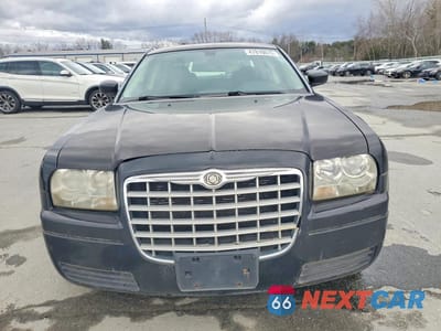 Piąte zdjęcie samochodu w środku: 2009 CHRYSLER 300 LX VIN:2C3KA43D89H516941 - miniatura