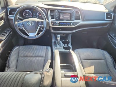 Zdjęcie 8 z 12 samochodu: 2014 TOYOTA HIGHLANDER LE PLUS VIN:5TDZKRFH3ES024123 - miniatura