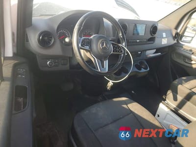 Zdjęcie 8 z 13 samochodu: 2022 MERCEDES BENZ SPRINTER 1500 UTILITY / SERVICE VAN VIN:W1Y70BGYXNT089387 - miniatura