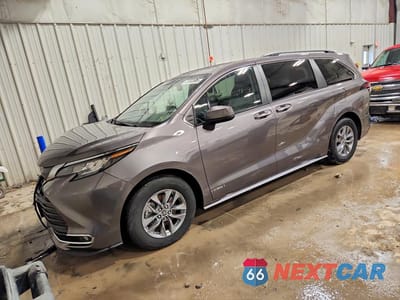 2021 TOYOTA SIENNA XLE 7-PASSENGER 5TDJSKFC1MS019428 - główne zdjęcie licytacji z USA - miniatura