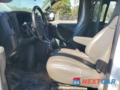 Zdjęcie 7 z 13 samochodu: 2020 GMC SAVANA 2500 CARGO UTILITY / SERVICE VAN VIN:1GTW7AFP6L1197738 - miniatura