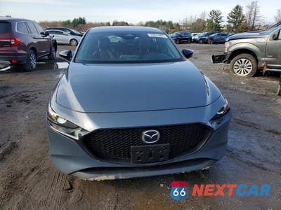 Piąte zdjęcie samochodu w środku: 2024 MAZDA 3 PREFERRED VIN:JM1BPBLM5R1651680 - miniatura