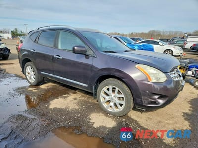 Czwarte zdjęcie samochodu z boku: 2013 NISSAN ROGUE S VIN:JN8AS5MV4DW132056 - miniatura
