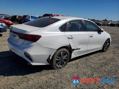 Trzecie zdjęcie samochodu z tyłu: 2024 KIA FORTE LXS VIN:3KPF24AD1RE812456 - miniatura