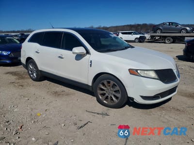 Czwarte zdjęcie samochodu z boku: 2014 LINCOLN TOWNHOUSE MKT VIN:2LMHJ5AT7EBL51421 - miniatura