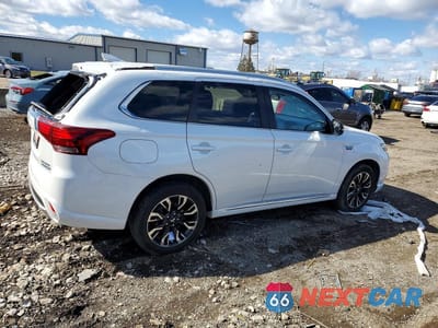 Trzecie zdjęcie samochodu z tyłu: 2018 MITSUBISHI OUTLANDER SE VIN:JA4J24A53JZ070776 - miniatura