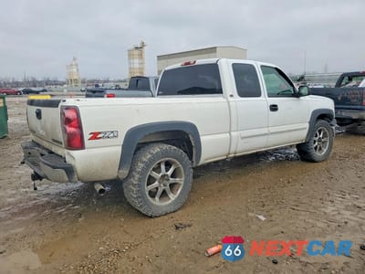 Trzecie zdjęcie samochodu z tyłu: 2003 CHEVROLET SILVERADO K1500 VIN:1GCEK19T53E155380 - miniatura