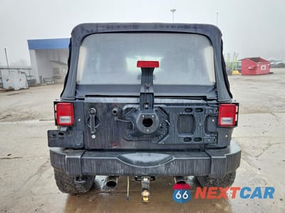 Zdjęcie 6 z 12 samochodu: 2016 JEEP WRANGLER UNLIMITED SPORT VIN:1C4BJWDG9GL307711 - miniatura