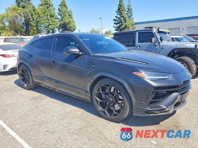 Czwarte zdjęcie samochodu z boku: 2023 LAMBORGHINI URUS PERFORMANTE VIN:ZPBUC3ZL7PLA25504 - miniatura