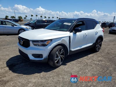 2022 VOLVO XC40 T5 R-DESIGN YV4162UM9N2642768 - główne zdjęcie licytacji z USA - miniatura