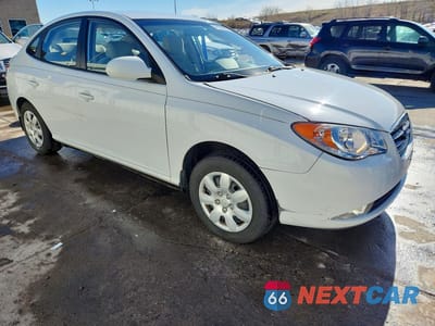 Czwarte zdjęcie samochodu z boku: 2008 HYUNDAI ELANTRA GLS VIN:KMHDU46D68U469357 - miniatura