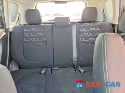 Zdjęcie 10 z 12 samochodu: 2013 KIA SOUL + VIN:KNDJT2A64D7519818 - miniatura