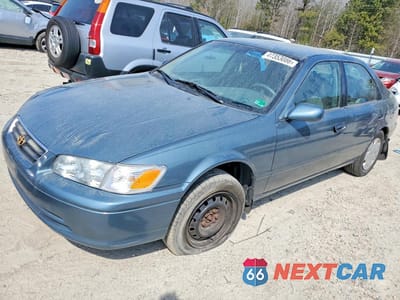 2001 TOYOTA CAMRY LE V6 4T1BF22KX1U970722 - główne zdjęcie licytacji z USA - miniatura
