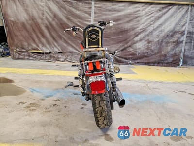 Czwarte zdjęcie samochodu z boku: 2009 HARLEY-DAVIDSON XL1200 C VIN:1HD1CT3169K401425 - miniatura