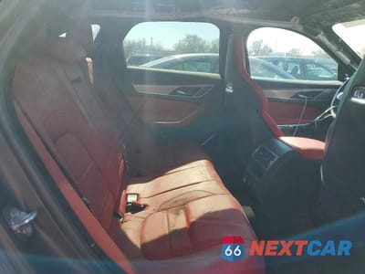 Zdjęcie 10 z 12 samochodu: 2021 JAGUAR F-PACE R-DYNAMIC S VIN:SADCT2FU1MA666055 - miniatura